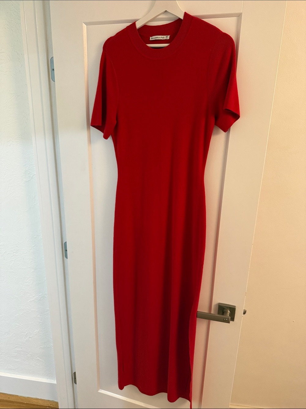 Abercrombie & Fitch Red Short-Sleeve Long Knit Dress